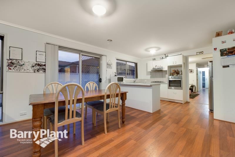 6 Avoca Place, Pakenham, VIC 3810 - Thumbnail 2 - 22/05/2019