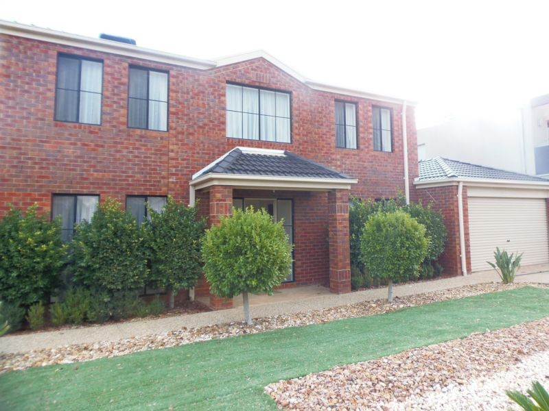 8 Coogee Drive, Taylors Hill, VIC 3037 - Thumbnail 1 - 22/05/2019