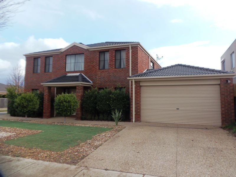 8 Coogee Drive, Taylors Hill, VIC 3037 - Thumbnail 2 - 22/05/2019