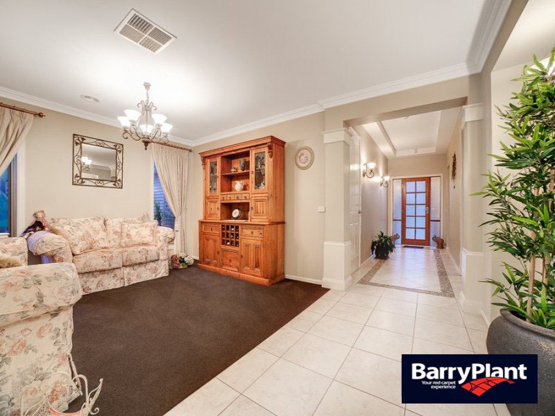 17 Premier Drive, Berwick, VIC 3806 - Thumbnail 2 - 22/05/2019