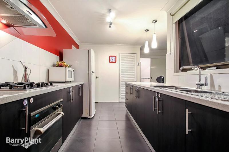 1/17 Cameron Way, Pakenham, VIC 3810 - Thumbnail 1 - 23/05/2019