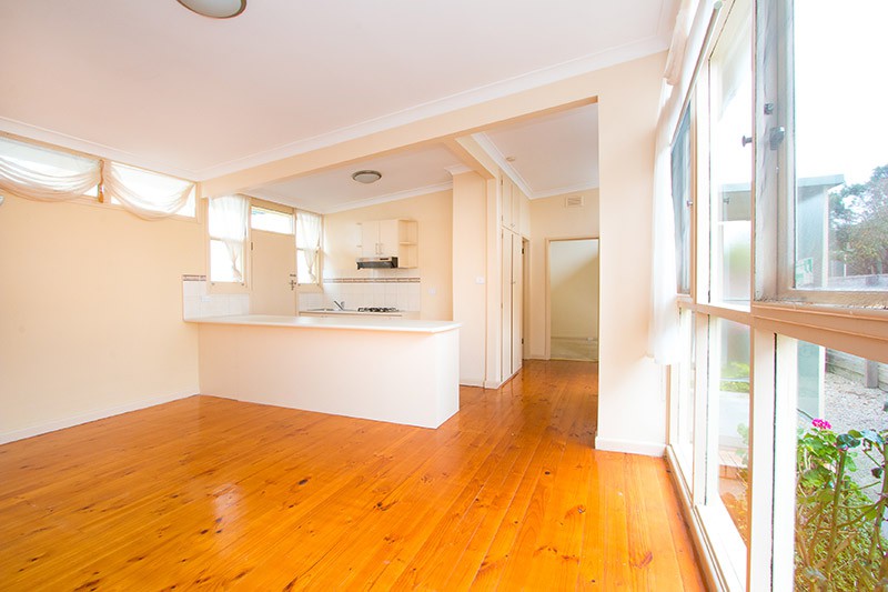 1/6 Balaclava Street, Newington, VIC 3350 - Thumbnail 2 - 23/05/2019