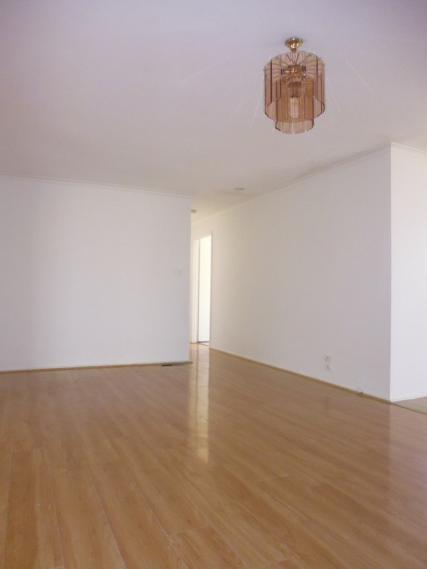 7 Stevenage Crescent, Deer Park, VIC 3023 - Thumbnail 2 - 23/05/2019