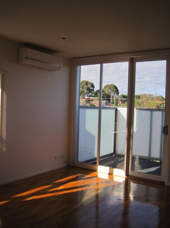 12/26 Livingstone Street, Ivanhoe, VIC 3079 - Thumbnail 1 - 23/05/2019