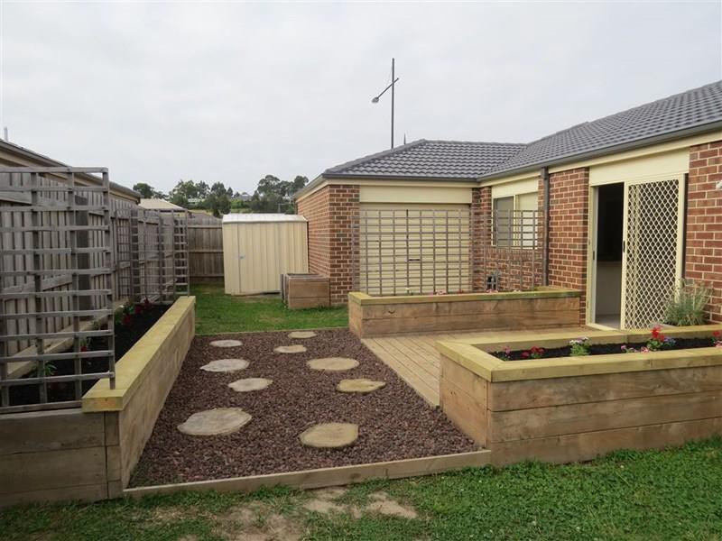 42 Summerhill Blvd, Drouin, VIC 3818 - Thumbnail 1 - 23/05/2019