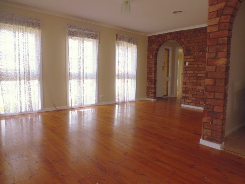 3 Aycliffe Drive, Deer Park, VIC 3023 - Thumbnail 1 - 23/05/2019