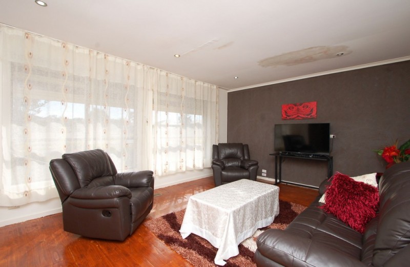 1 Buchan Street, Meadow Heights, VIC 3048 - Thumbnail 1 - 20/05/2019