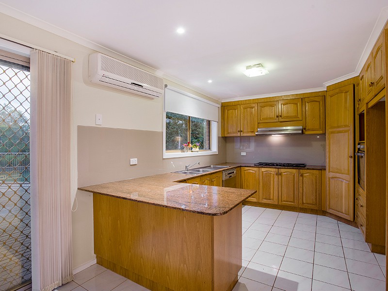 21 Westleigh Drive, Werribee, VIC 3030 - Thumbnail 2 - 23/05/2019