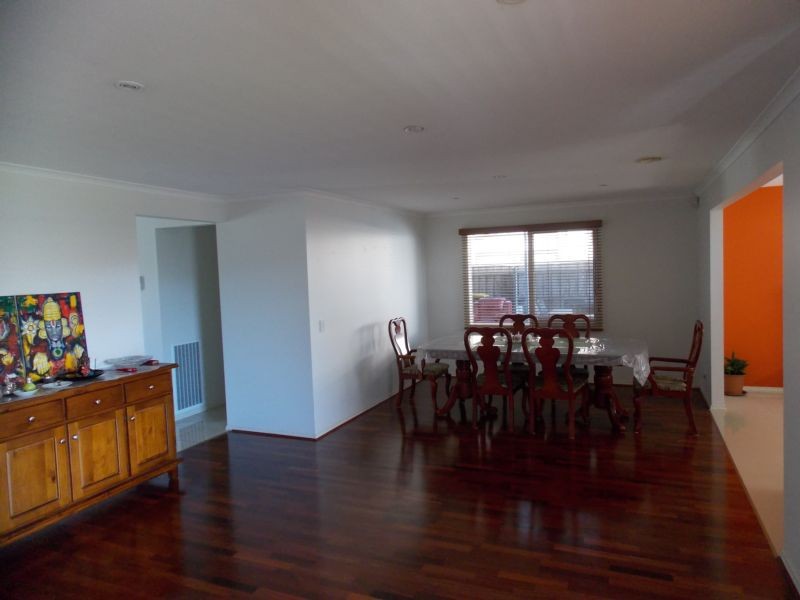 19 Watervale Boulevard, Taylors Hill, VIC 3037 - Thumbnail 2 - 23/05/2019