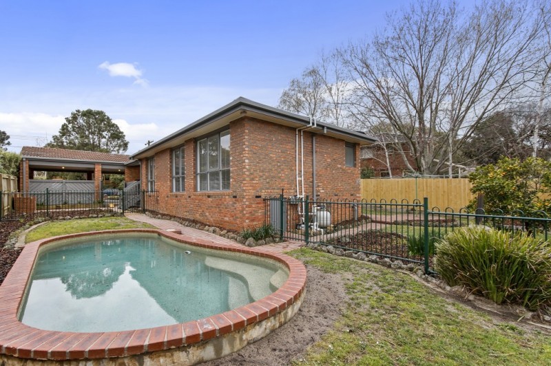 10 St Ives Court, Croydon Hills, VIC 3136 - Thumbnail 1 - 23/05/2019
