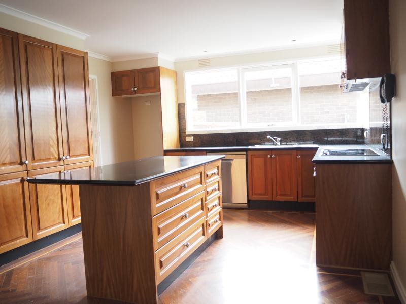 122 Dawson Street, Tullamarine, VIC 3043 - Thumbnail 1 - 09/09/2015