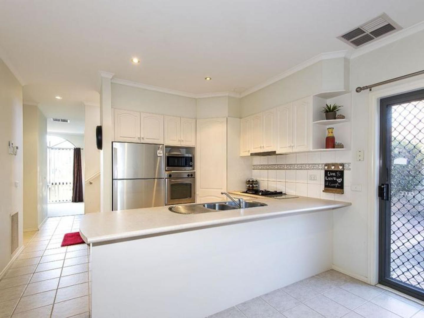 20 Willunga Way, Bundoora, VIC 3083 - Thumbnail 2 - 23/05/2019