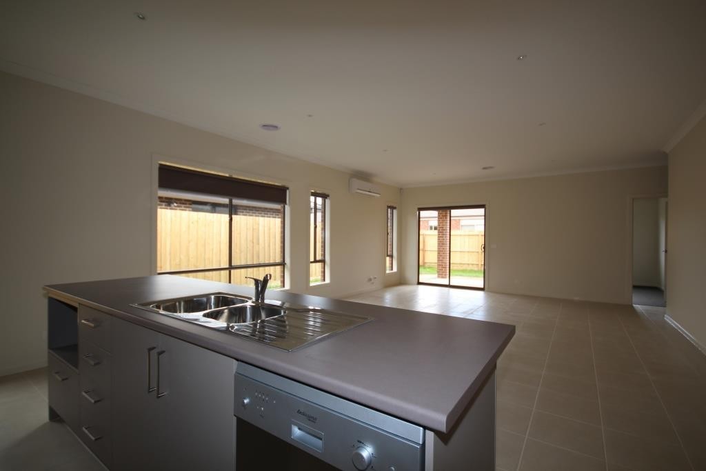 130 Warralily Boulevard, Armstrong Creek, VIC 3217 - Thumbnail 1 - 23/05/2019