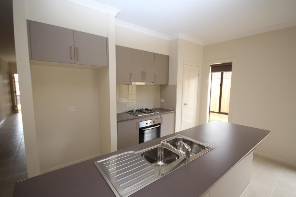 130 Warralily Boulevard, Armstrong Creek, VIC 3217 - Thumbnail 2 - 23/05/2019