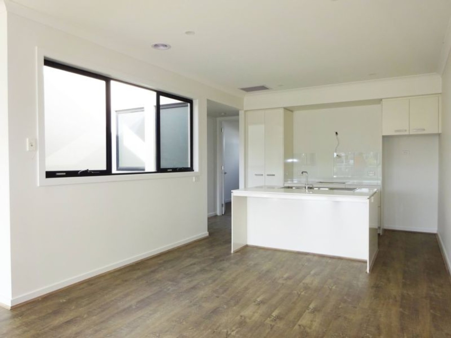 28 Yarramie Circuit, Craigieburn, VIC 3064 - Thumbnail 1 - 23/05/2019