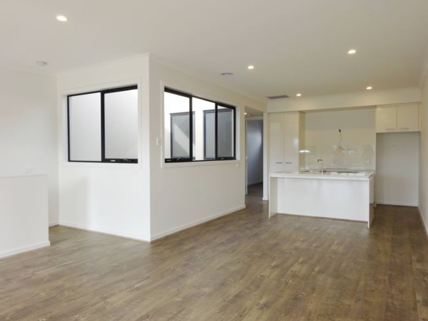 28 Yarramie Circuit, Craigieburn, VIC 3064 - Thumbnail 2 - 23/05/2019