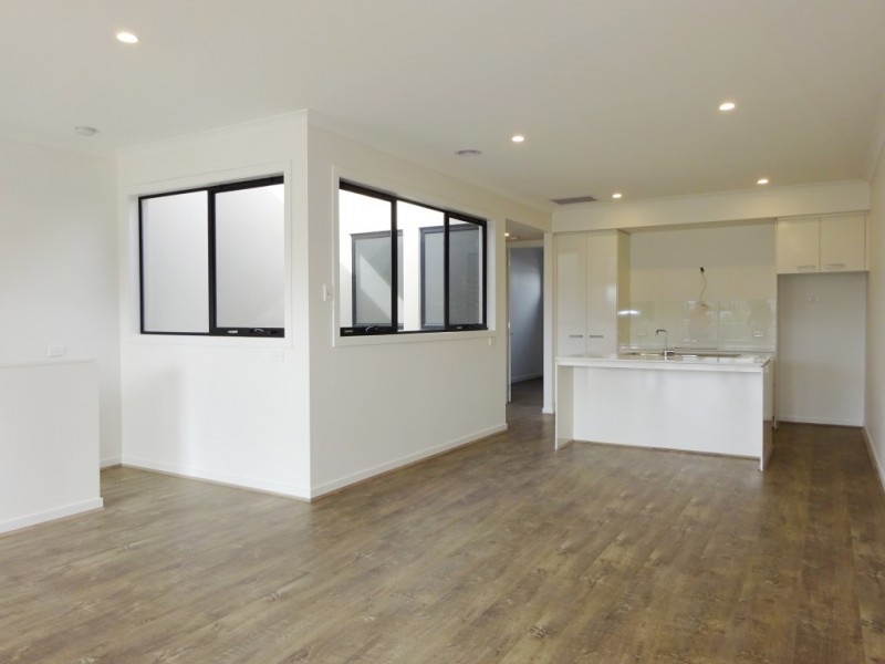 12 Yarramie Circuit, Craigieburn, VIC 3064 - Thumbnail 2 - 23/05/2019