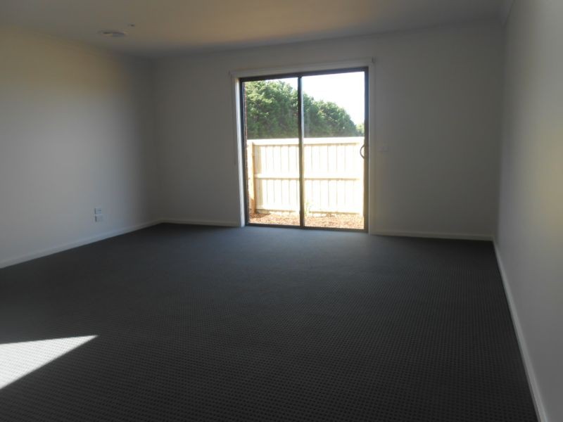 6 Clancy Way, Doreen, VIC 3754 - Thumbnail 2 - 23/05/2019