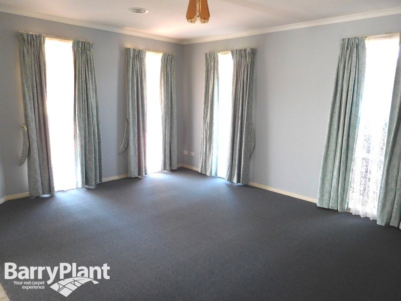26 Kershaw Drive, Narre Warren South, VIC 3805 - Thumbnail 2 - 23/05/2019