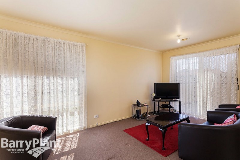 1 Markham Way, Altona Meadows, VIC 3028 - Thumbnail 2 - 20/05/2019