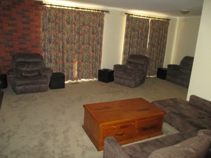 39 Old Orchard Drive, Wantirna South, VIC 3152 - Thumbnail 2 - 23/05/2019