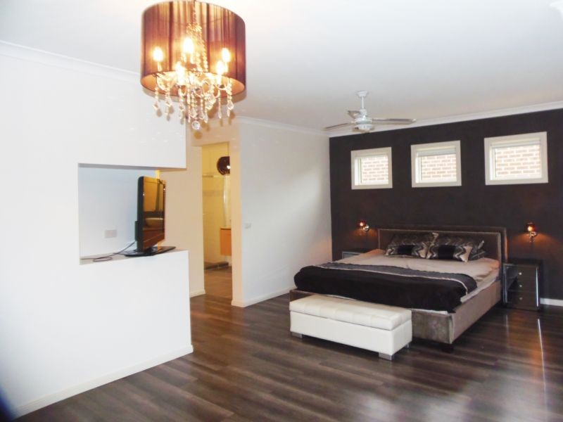 33 Birchgrove Way, Taylors Hill, VIC 3037 - Thumbnail 2 - 23/05/2019