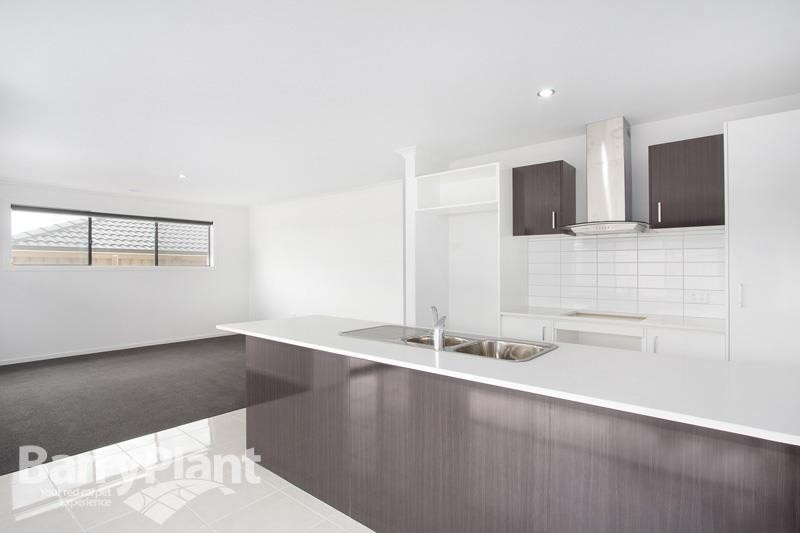 22 Rockford Street, Pakenham, VIC 3810 - Thumbnail 1 - 23/05/2019