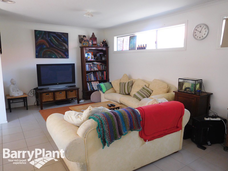 30 Hawkseye Way, Cranbourne East, VIC 3977 - Thumbnail 2 - 23/05/2019