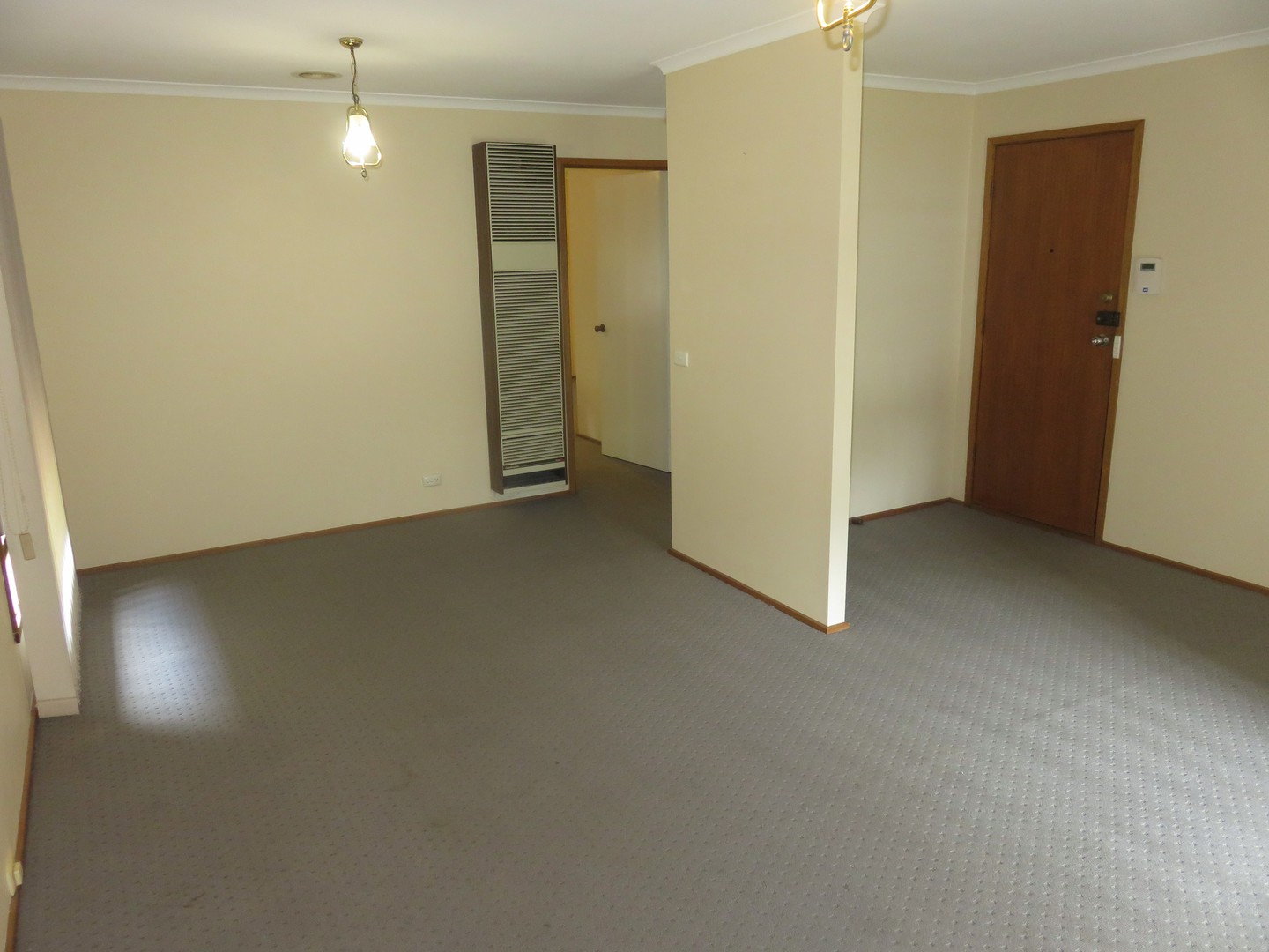 17 Malmsbury Crescent, Rowville, VIC 3178 - Thumbnail 1 - 22/05/2019