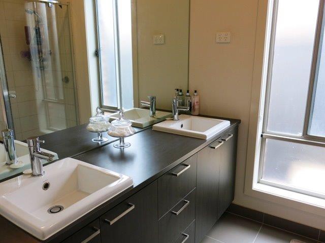 5 Sincere Drive, Point Cook, VIC 3030 - Thumbnail 2 - 23/05/2019