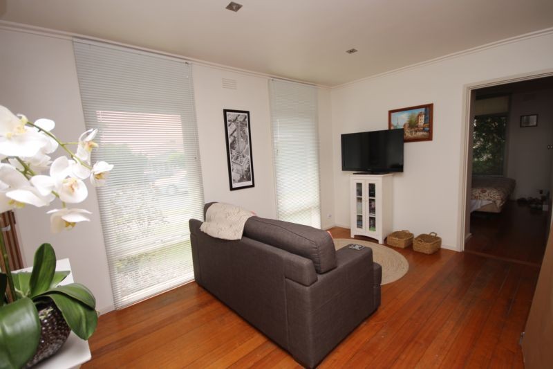 1/379 Shannon Avenue, Newtown, VIC 3220 - Thumbnail 1 - 23/05/2019