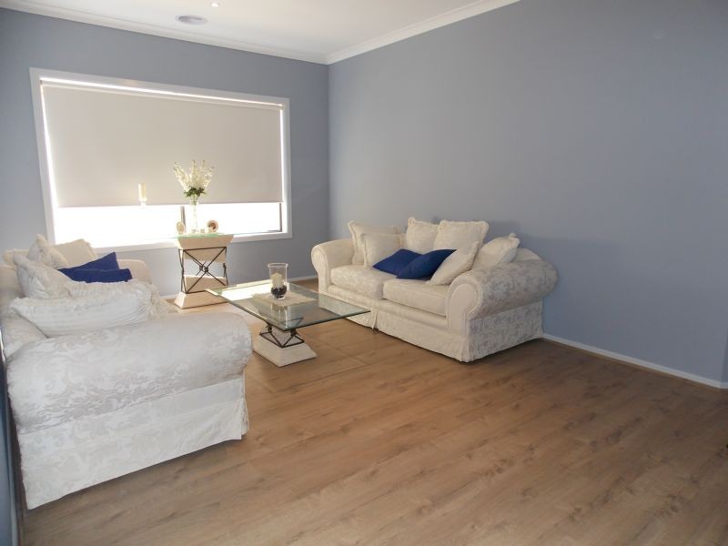 4 Riviera Drive, Hillside, VIC 3037 - Thumbnail 1 - 23/05/2019