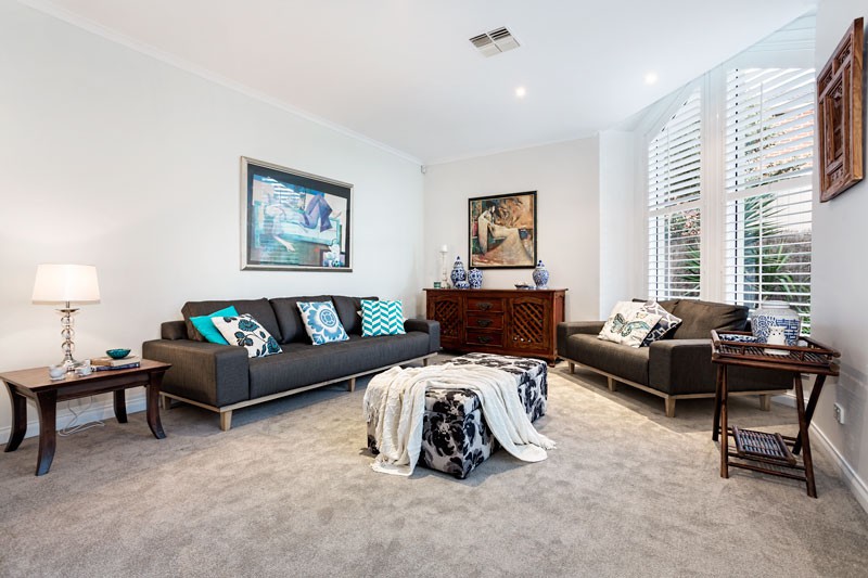 11 Robertsons Road, Taylors Lakes, VIC 3038 - Thumbnail 2 - 20/05/2019