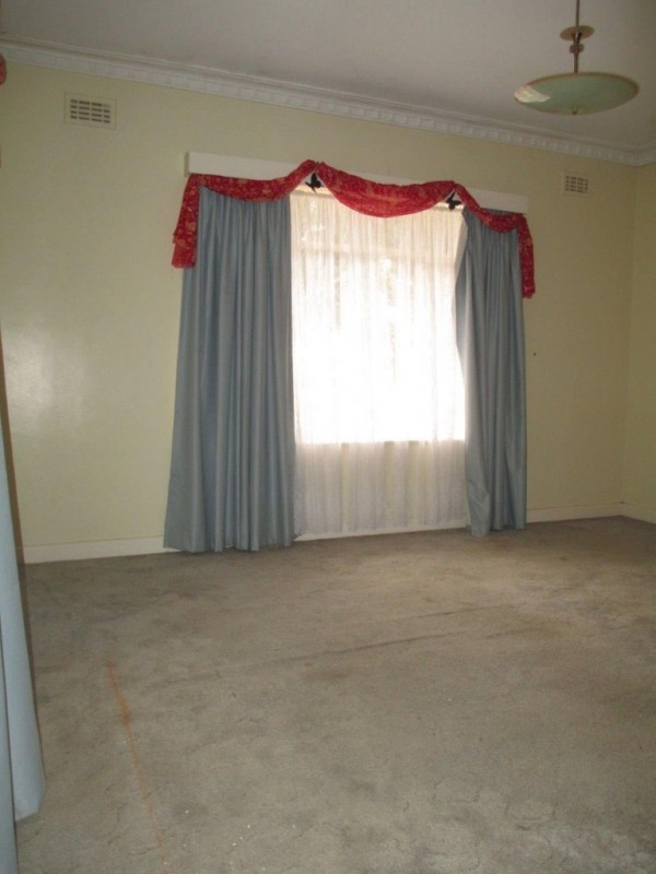 16 Ballan Road, Werribee, VIC 3030 - Thumbnail 2 - 23/05/2019