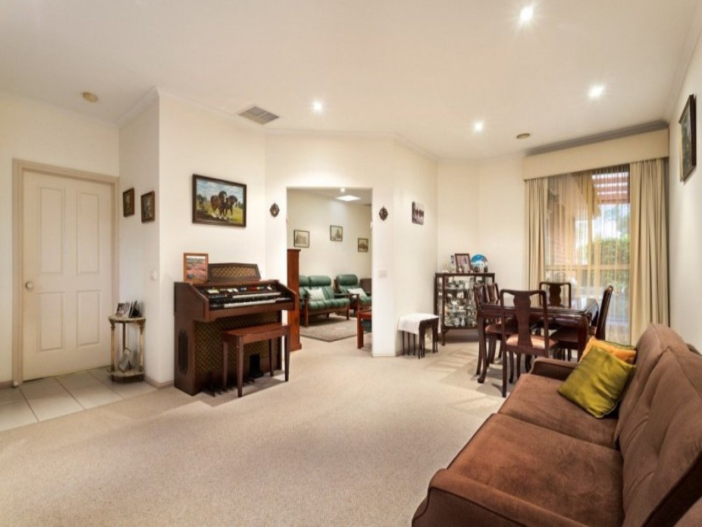 21 Sandra StreetForest Hill, VIC 3131, Forest Hill - Thumbnail 2