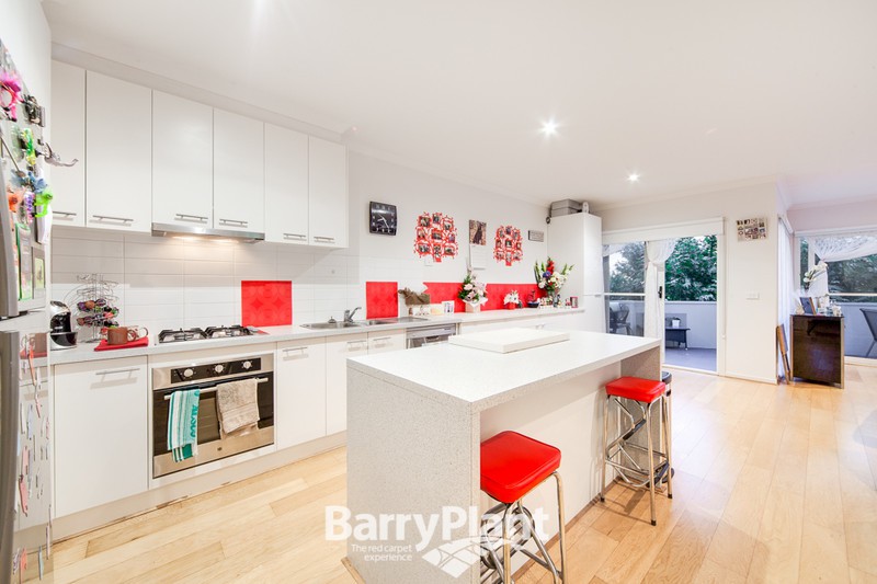 63 Lakeside Boulevard, Pakenham, VIC 3810 - Thumbnail 2 - 20/05/2019