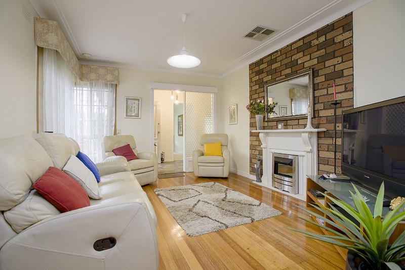 11 North Avenue, Altona Meadows, VIC 3028 - Thumbnail 2 - 20/05/2019