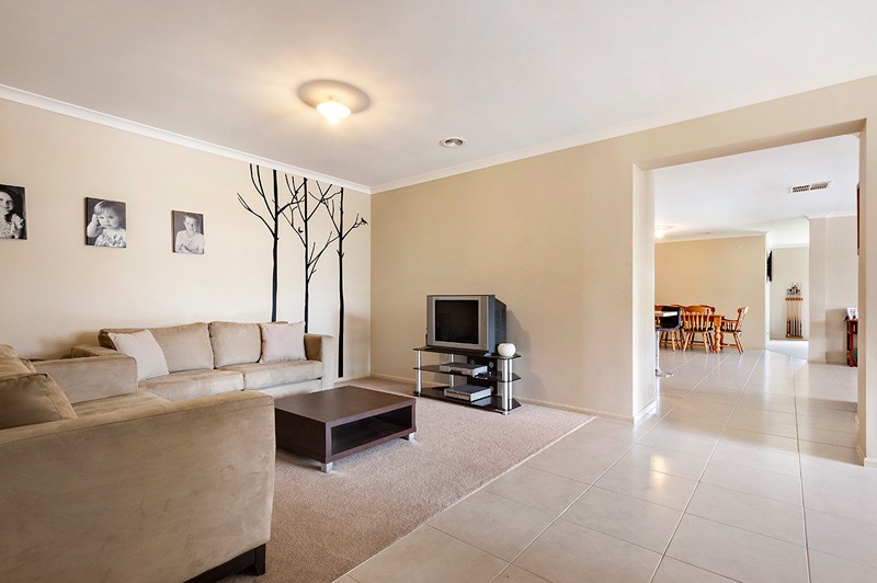 95 Laurimar Boulevard, Doreen, VIC 3754 - Thumbnail 2 - 23/05/2019