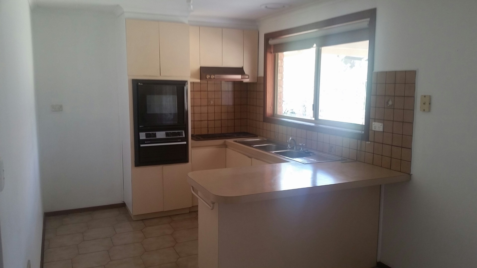 16 Garden Grove Drive, Mill Park, VIC 3082 - Thumbnail 2 - 23/05/2019