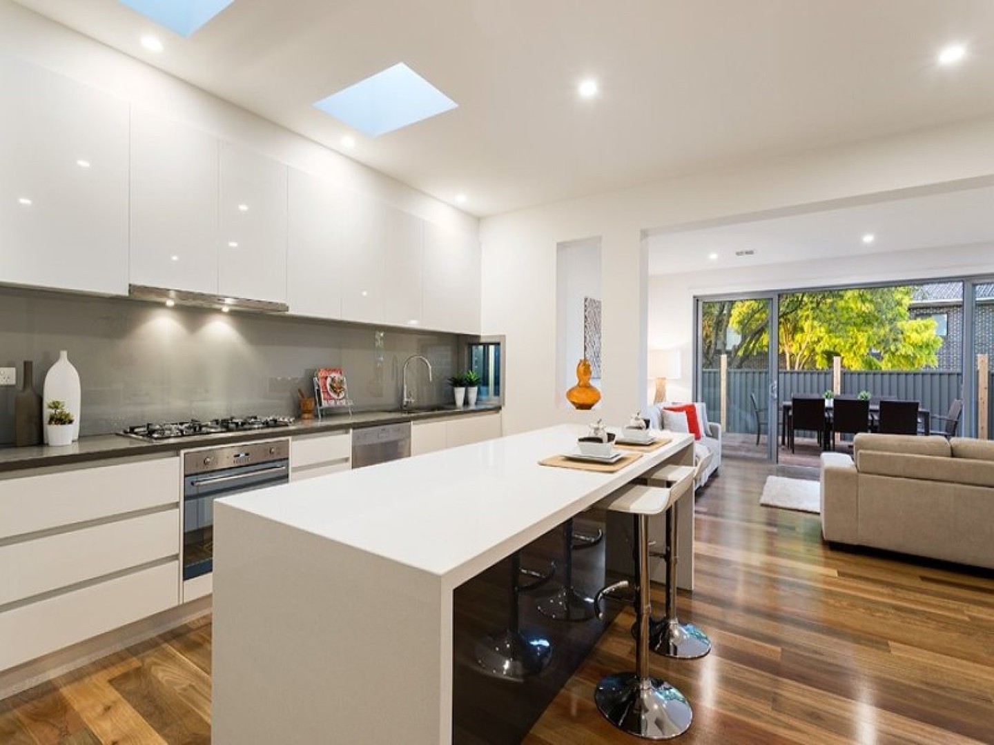 22 Banksia Street, Blackburn, VIC 3130 - Thumbnail 2 - 20/05/2019