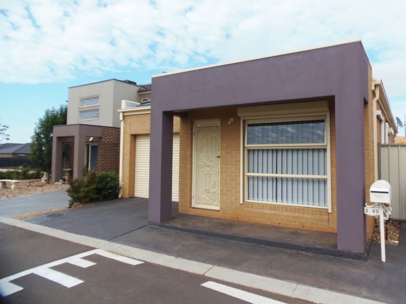 2/40 McCubbin Way, Caroline Springs, VIC 3023 - Thumbnail 1 - 23/05/2019