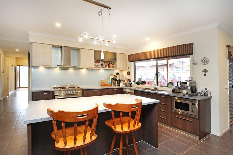 44 Arnolds Creek Boulevard, Melton West, VIC 3337 - Thumbnail 2 - 20/05/2019