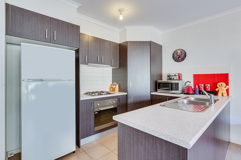 18 David Circuit, Hillside, VIC 3037 - Thumbnail 2 - 20/05/2019