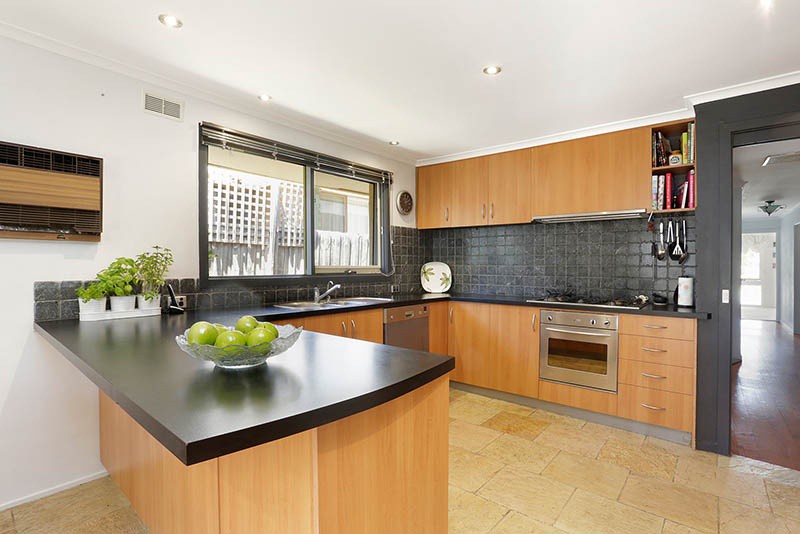 17 Caroben AvenueVermont, VIC 3133, Vermont - Thumbnail 3