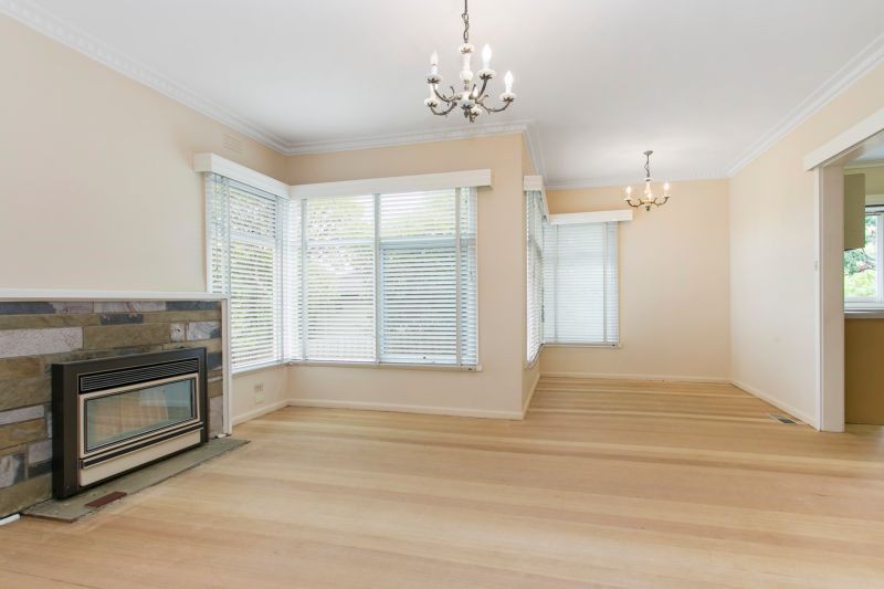 10 Gloucester Street, Mount Waverley, VIC 3149 - Thumbnail 2 - 20/05/2019