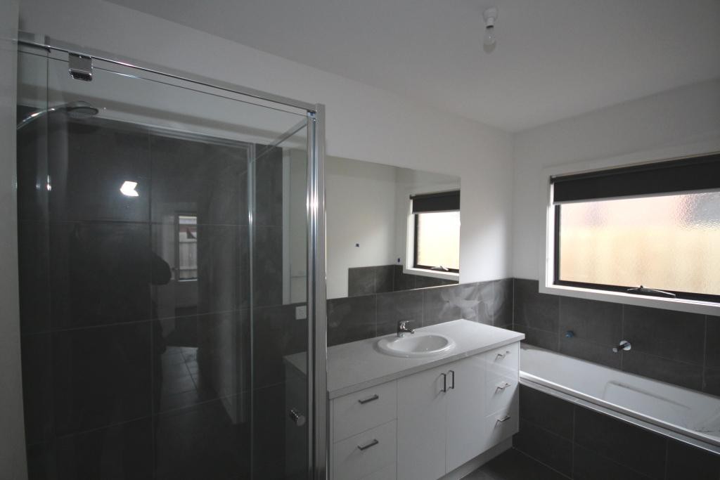 3/13-15 Carruthers Court, Thomson, VIC 3219 - Thumbnail 2 - 23/05/2019