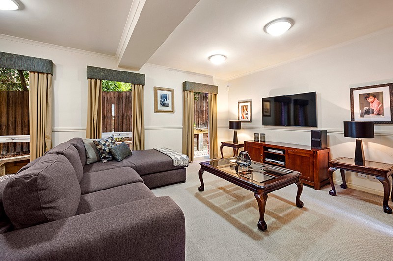 2/2A Hakea StreetTemplestowe, VIC 3106, Templestowe - Thumbnail 2