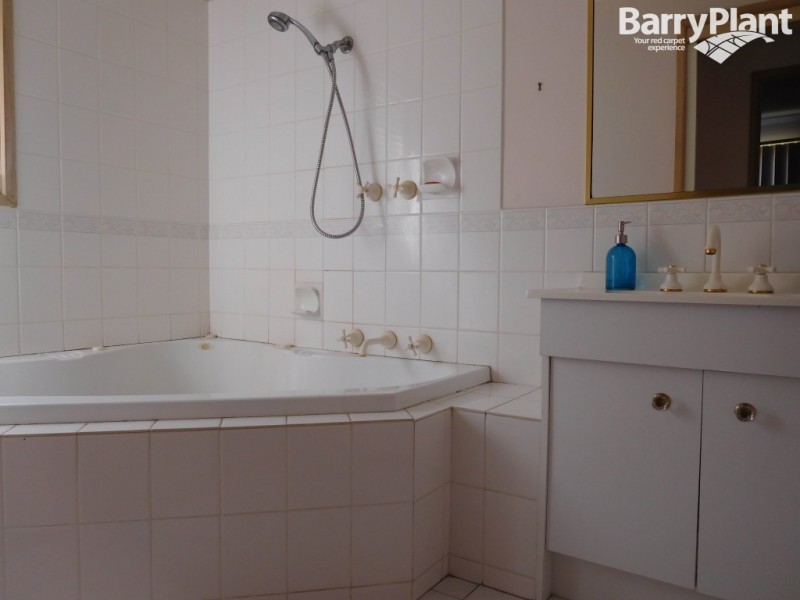 1 Kilfera Court, Narre Warren, VIC 3805 - Thumbnail 2 - 23/05/2019