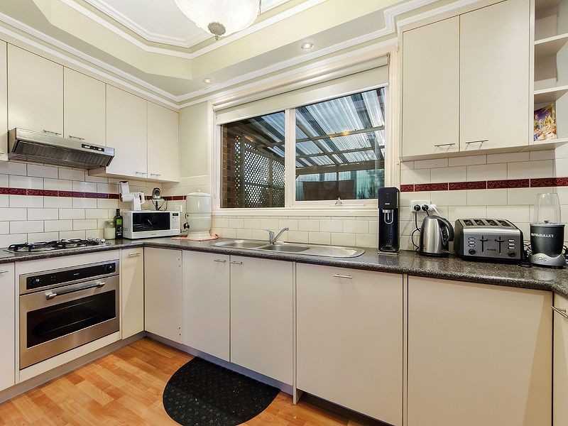 16 O'Donnell Drive, Caroline Springs, VIC 3023 - Thumbnail 2 - 20/05/2019