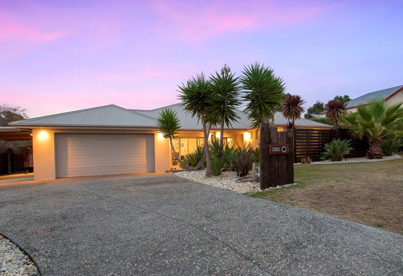 16 Kathleen Crescent, Mornington, VIC 3931 - Thumbnail 2 - 20/05/2019